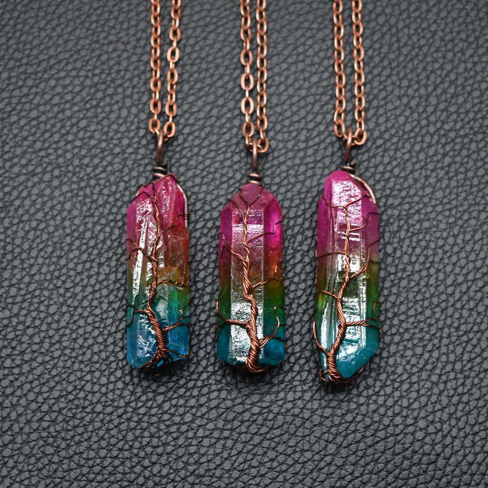 pendentif en forme de pilier en cristal et arbre de vie