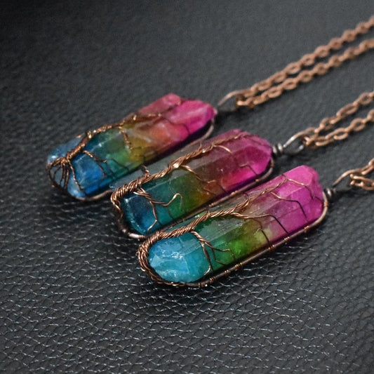 pendentif en forme de pilier en cristal et arbre de vie