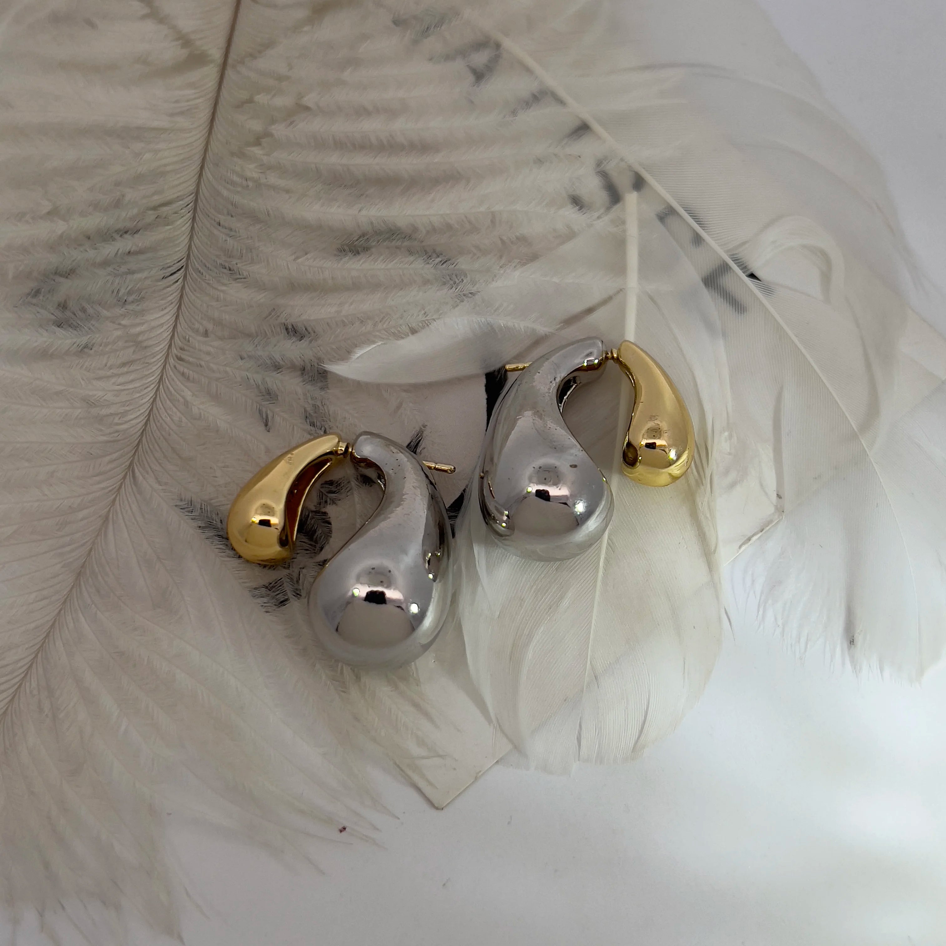 New Arrival Fashion Jewelry Gold and Silver Large Drop Earrings Chunky Hollow Out Unique Luxurious Metal Earrings Design